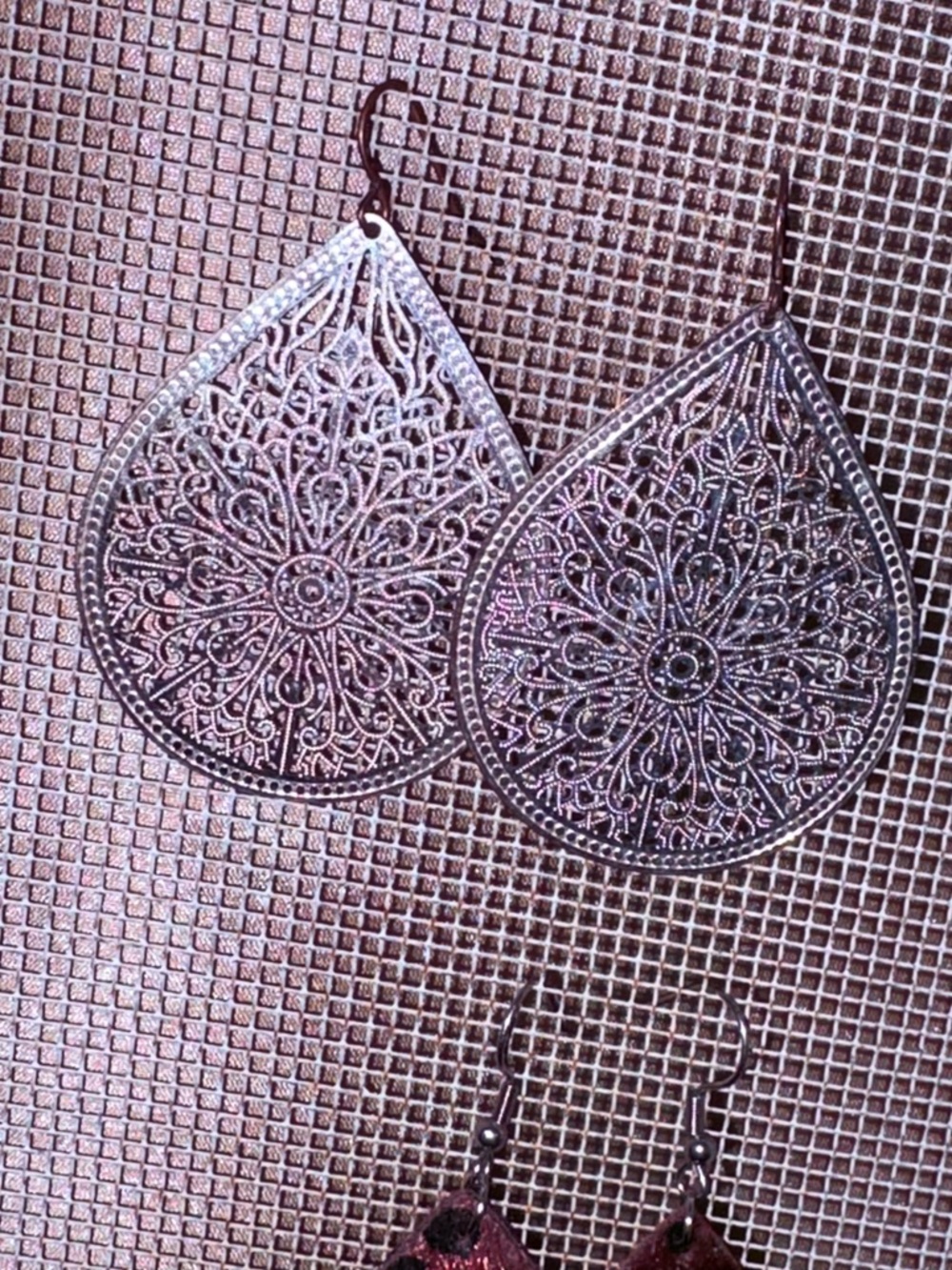 Filigree Teardrop Dangle Earrings in Metallic silver